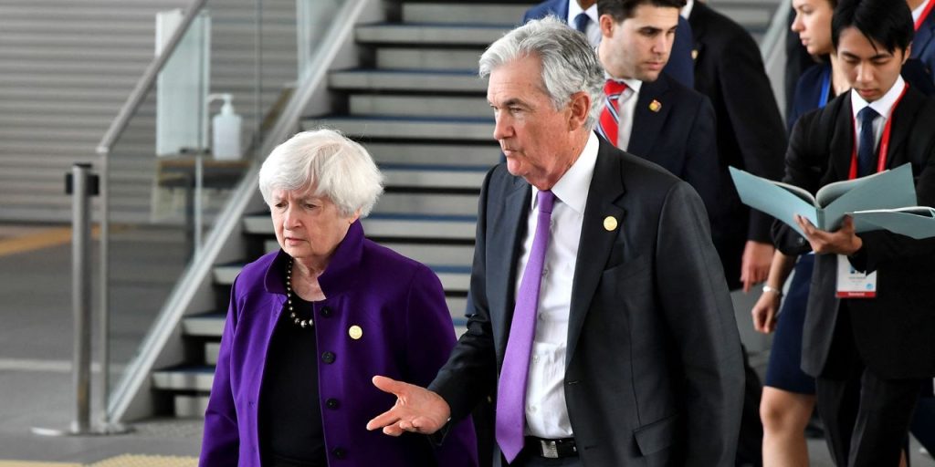 U.S. bank deposits decline for second straight week