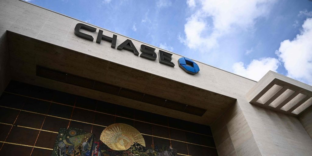 Bank borrowing from the Fed rises for second straight week