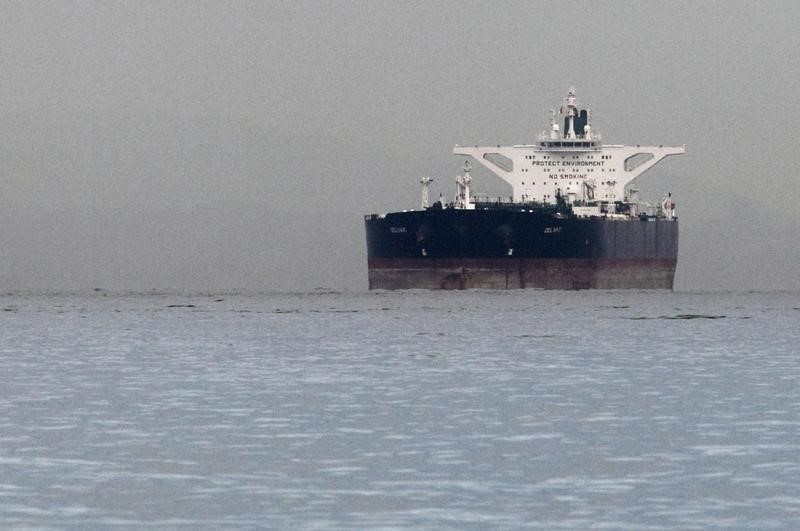 Exclusive-Venezuela’s oil tankers at risk of sinking, fires, spills, report finds