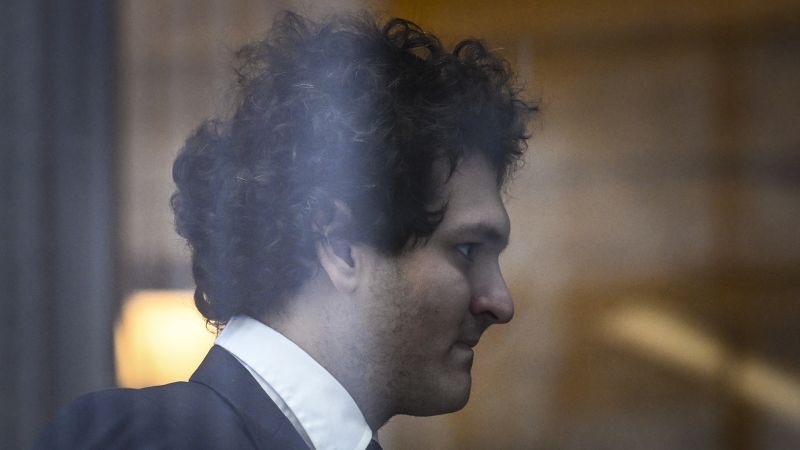 Prosecutors accuse Sam Bankman-Fried of leaking ex-girlfriend’s private notes to the New York Times