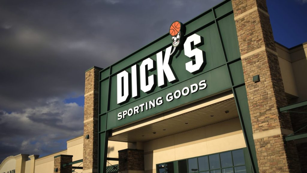 Dick’s shares fall 20% as retailer slashes outlook over theft concerns