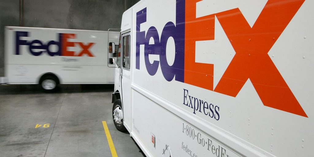 FedEx cites ‘upside’ from UPS labor negotiations and Yellow’s bankruptcy — but Postal Service is giving it a run for its money