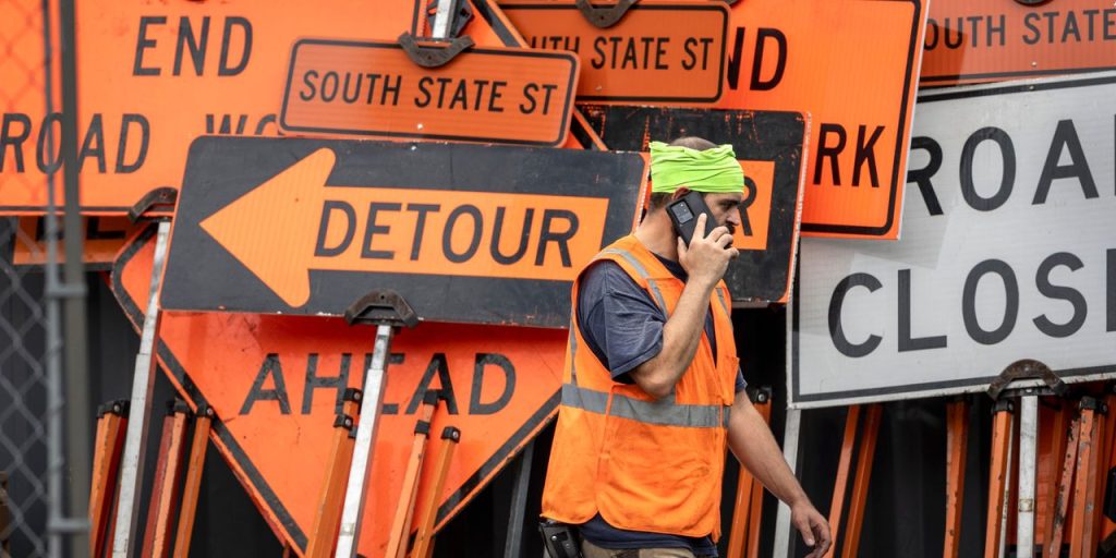 U.S. construction spending rises for the eighth straight month in August