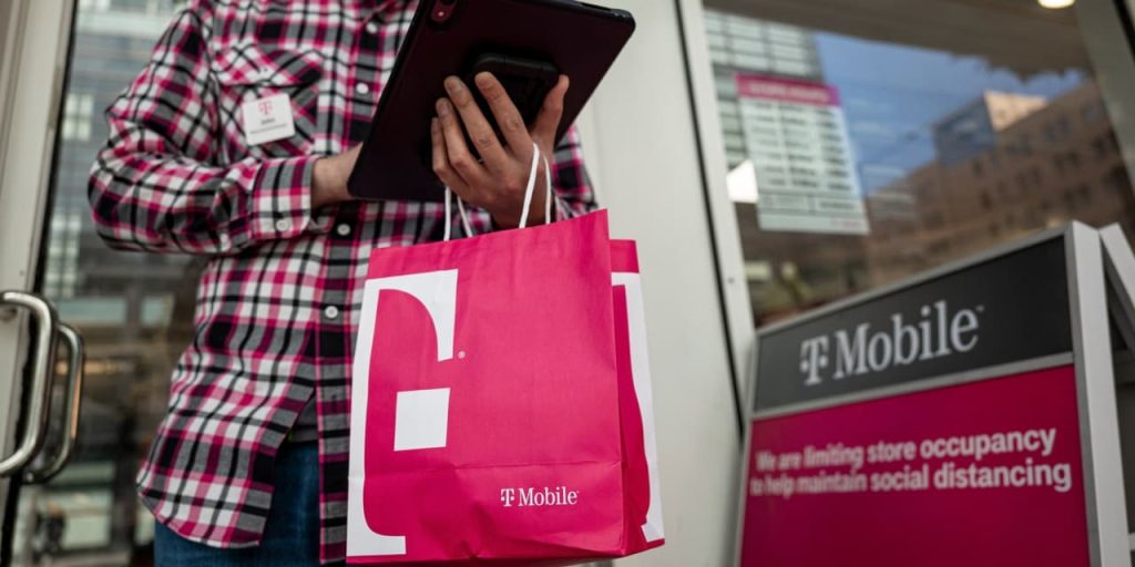 T-Mobile Stock Gains on Solid Earnings, Free Cash Flow Forecast