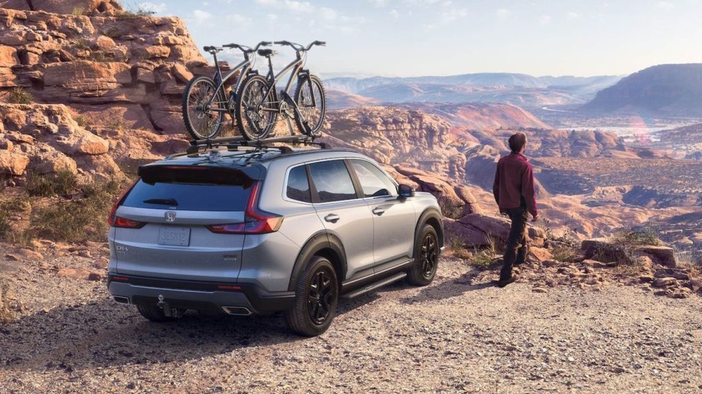 The 2024 Honda CR-V Hybrid: The king of the suburban road still excels—plus, fewer trips to the gas station