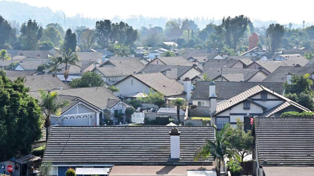 Mortgage rates surge higher again, causing homebuyers to pull back