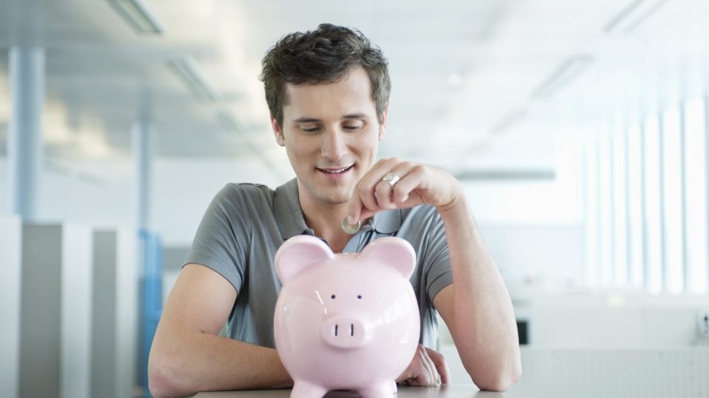 Some experts have raised the odds of a recession. Here’s how much you should have in emergency savings