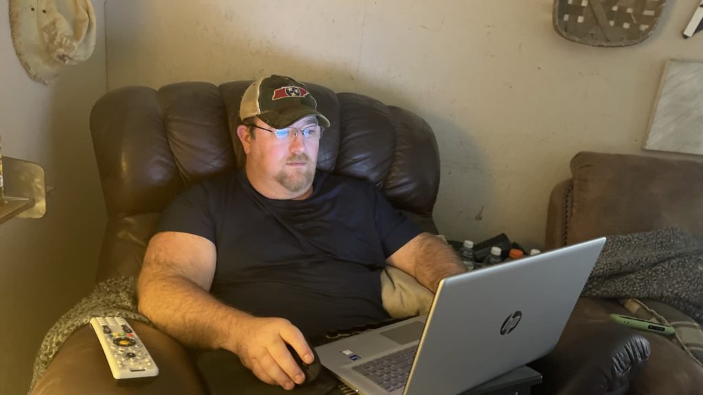 45-year-old mechanic quit his full-time job for his side hustle—now he makes $14,200 a month: My paycheck is ‘very consistent’