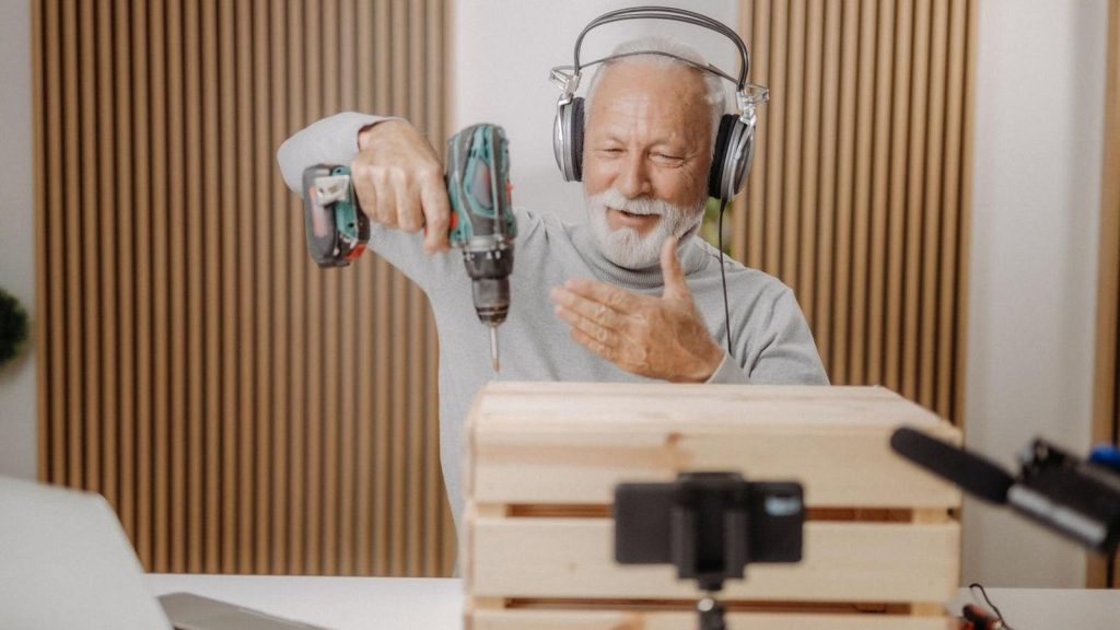 How Senior Side Gigs Turn Hobbies Into Income In Your Golden Years